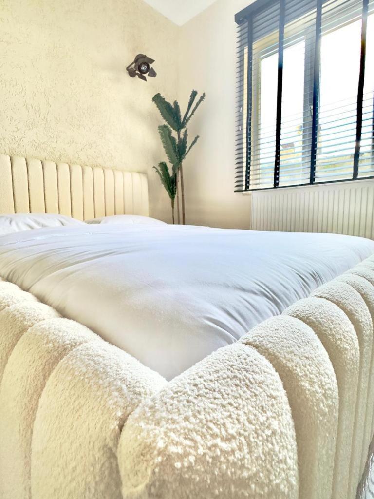 Taksim White Suit Истанбул Екстериор снимка