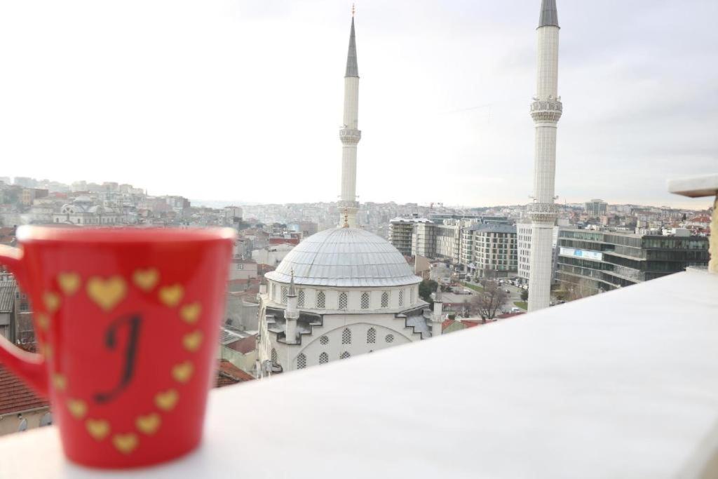 Taksim White Suit Истанбул Екстериор снимка