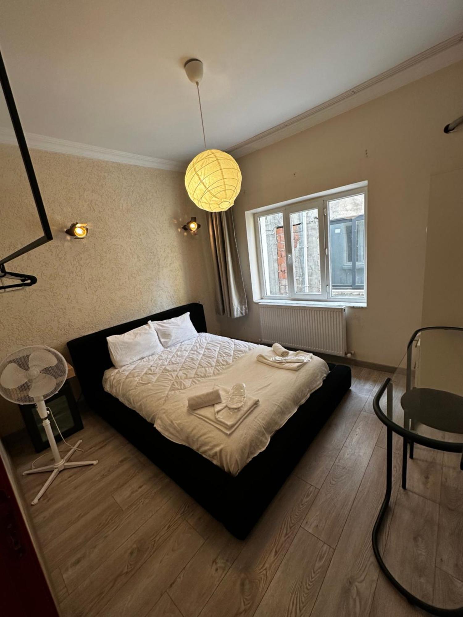 Taksim White Suit Истанбул Екстериор снимка